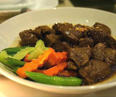 Beef Salpicao: Stir-Fried Garlic Beef