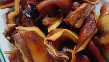 Asadong Tenga (Pigs' Ears)