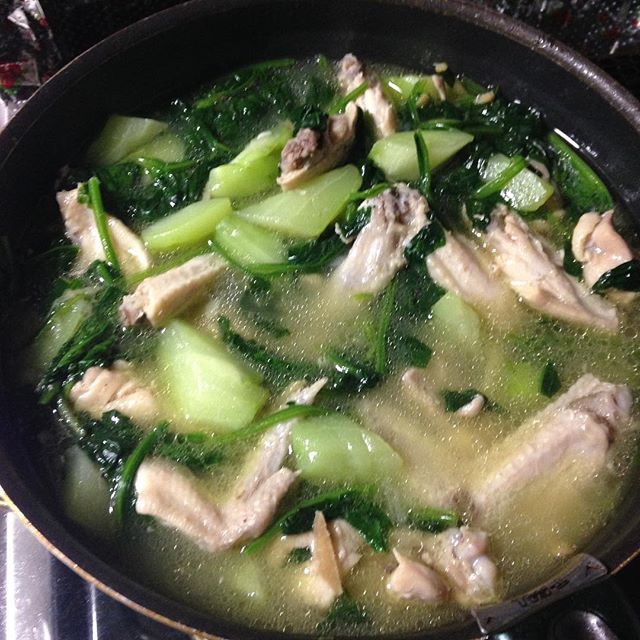 Video: Cooking Tinola, a Filipino Chicken Dish