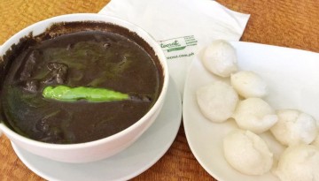 Dinuguan at Puto