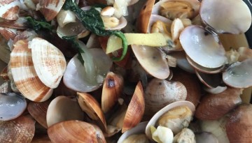 Philippine clam soup