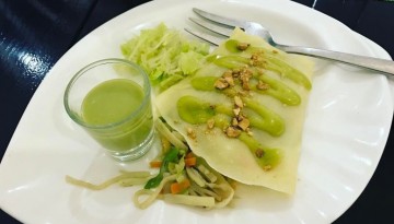 Lumpiang Hubad na may Pandan Sauce