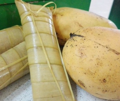 Three Suman & Two Ripe Mangoes